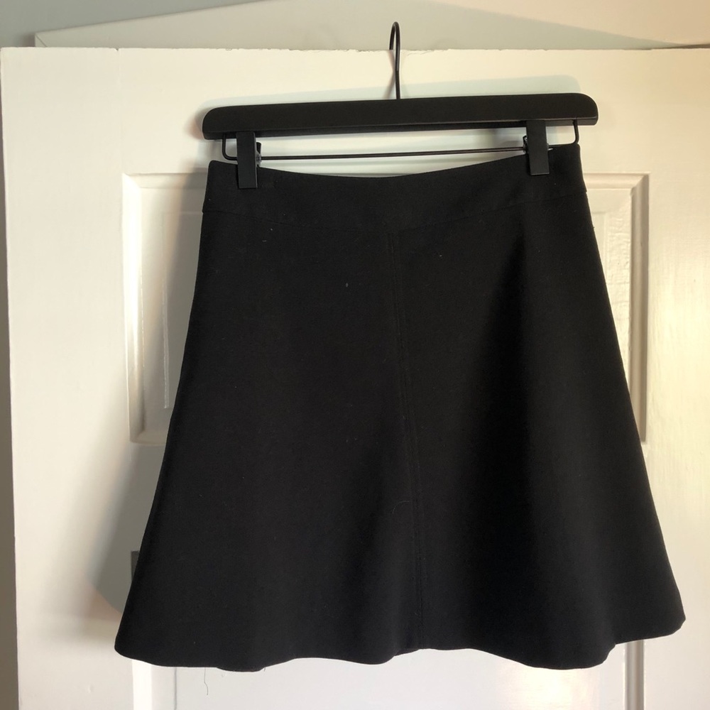 Loft size 0 skirt. Petite but I just wore as.
